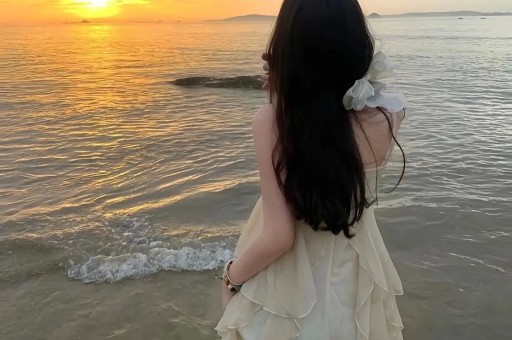 陪玩陪睡算啥？继人体盛宴、舔手指后艺人再曝阴暗面 秦岚被牵