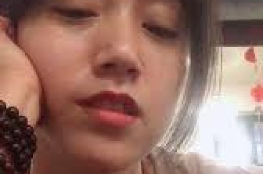 条条大路通罗马！不当明星的文章在上海开饭店女儿也为他宣传